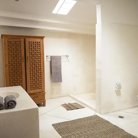 Tropical 3Bdr Poolvilla In Heart Of Seminyak Exterior photo