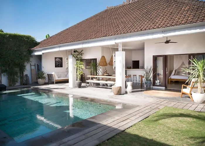 Tropical 3Bdr Poolvilla In Heart Of Seminyak