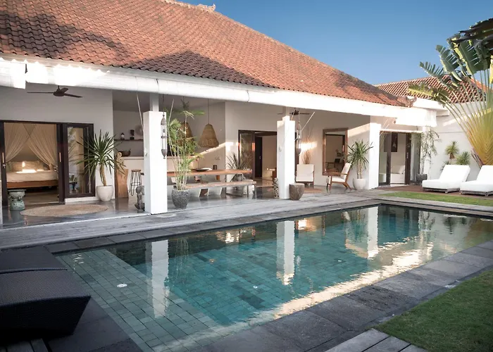 Tropical 3Bdr Poolvilla In Heart Of Seminyak